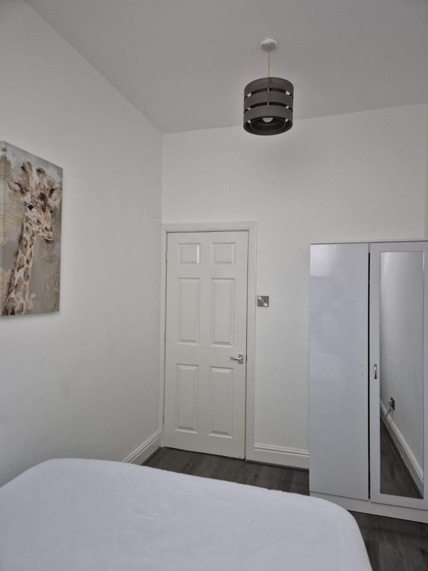 Affordably Elegant Apartments Close To Coop Live, Etihad Stadium And Manchester City Centre Exterior foto